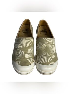 Dansko Vegan Volley Clogs Beige Canvas Shell Fan Print Slip On Size 40 US 9.5 10